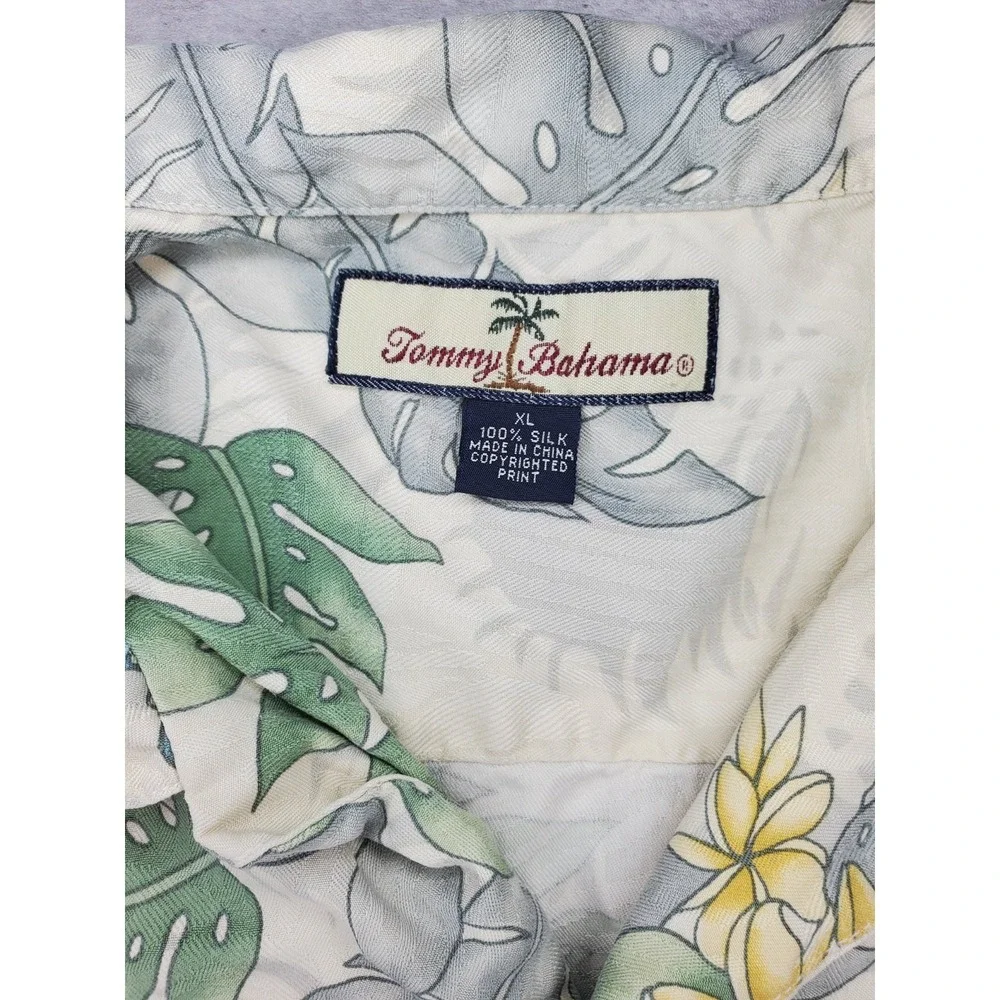 Tommy Bahama XL 100% Silk Hawaiian Shirt Tropical Floral Aloha Camp